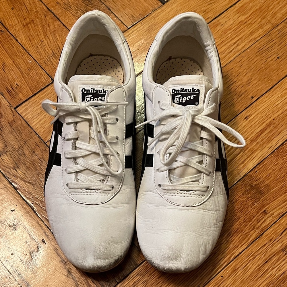 Onitsuka Tiger Unisex White and Black Sneakers